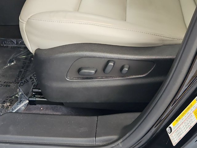 Certified 2022 Cadillac XT4 Premium Luxury w/ Enhanced Visibility Package FWD image 22