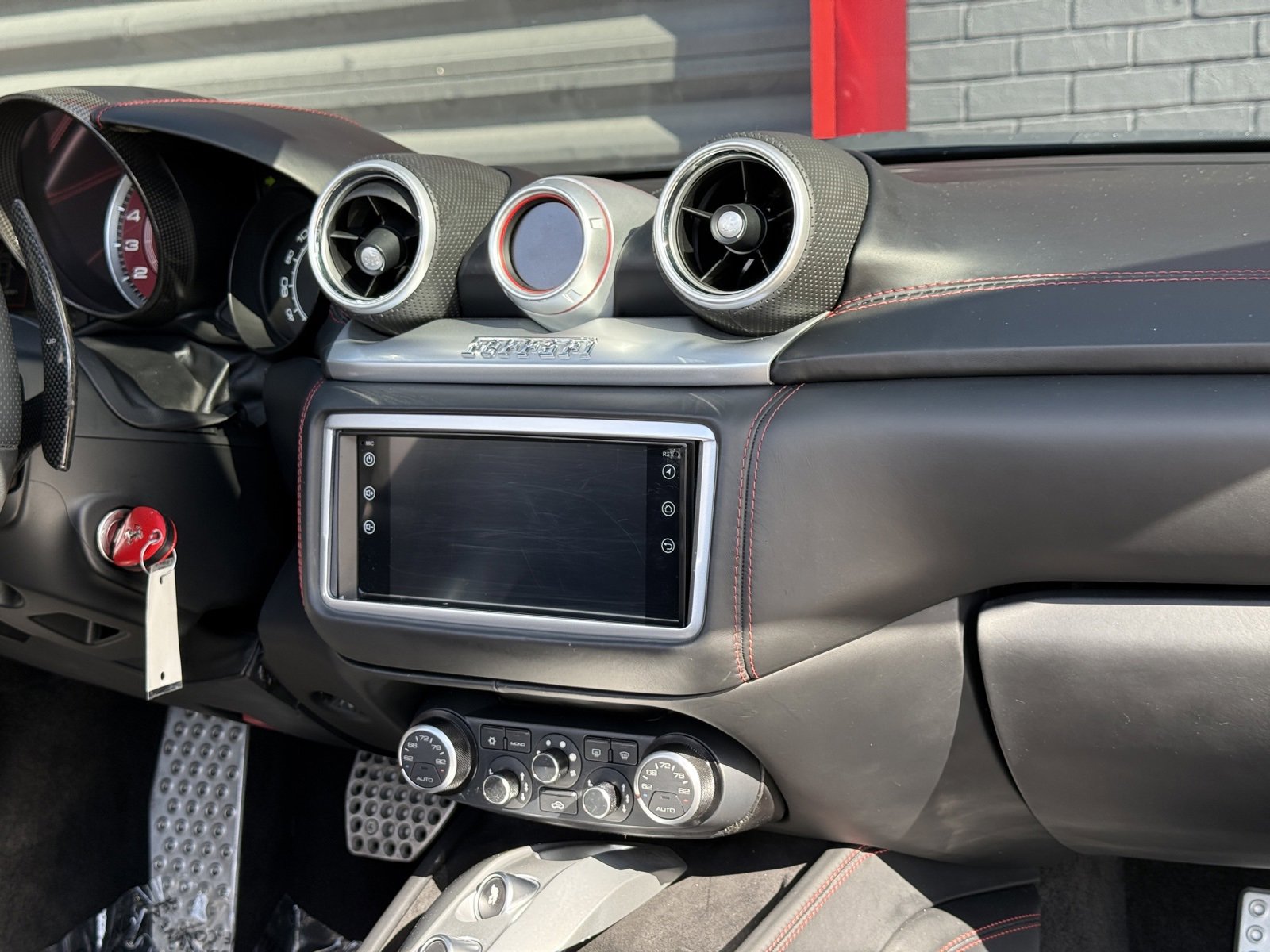 Used 2016 Ferrari California T image 21