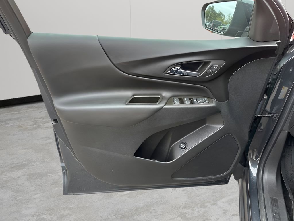 Used 2023 Chevrolet Equinox LT image 25
