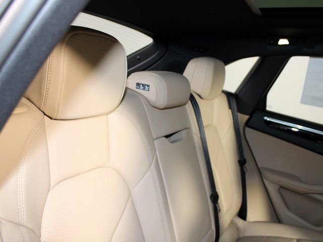 New 2026 Porsche Macan image 23