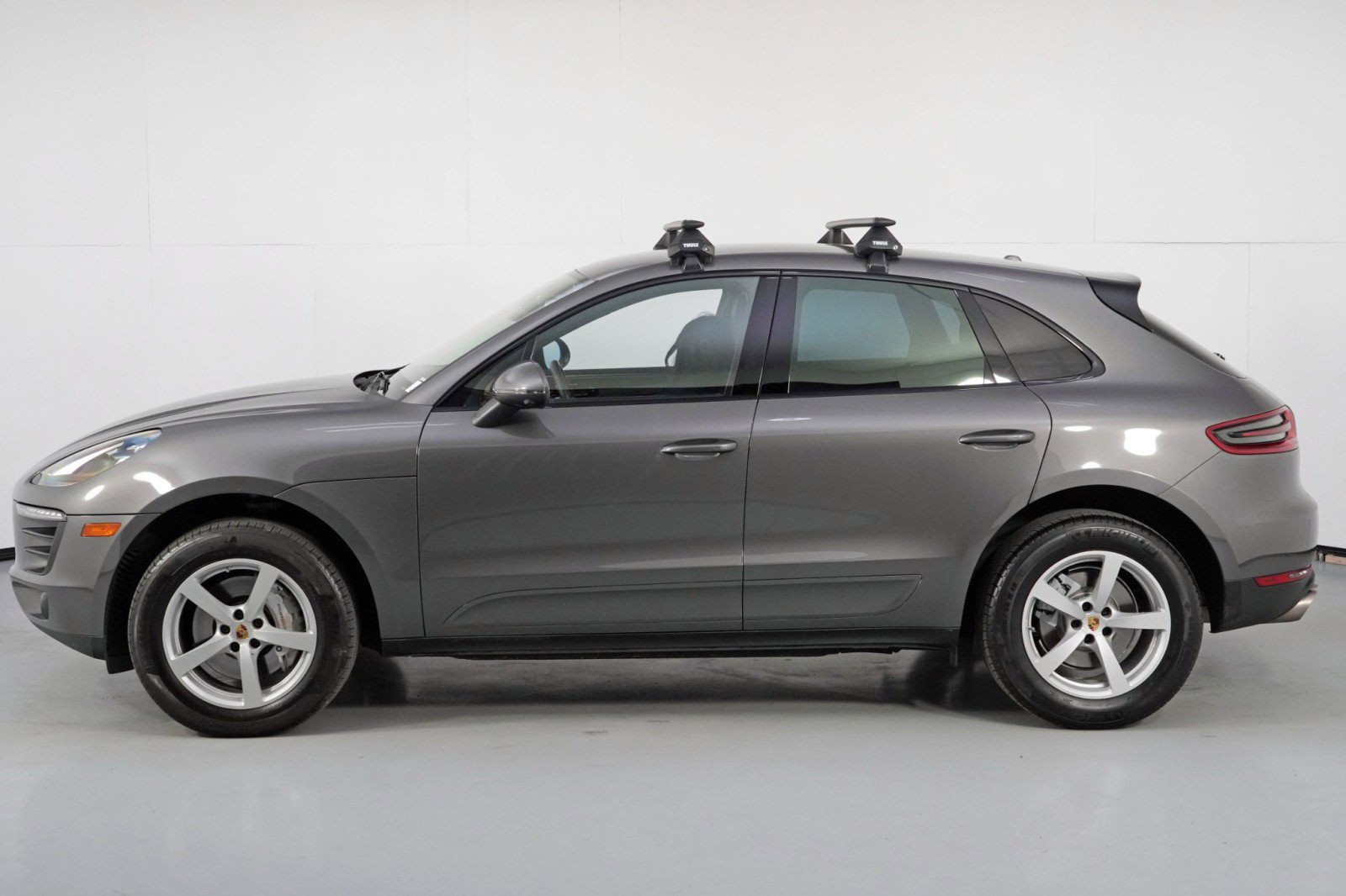 Used 2018 Porsche Macan S image 45