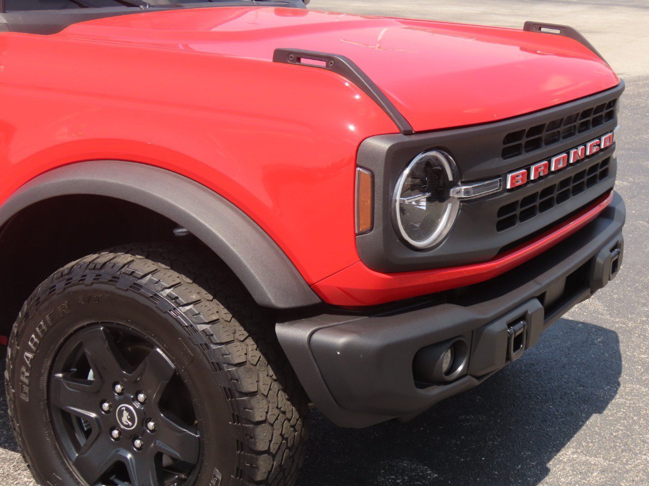 Used 2024 Ford Bronco Black Diamond AWD/4WD image 6