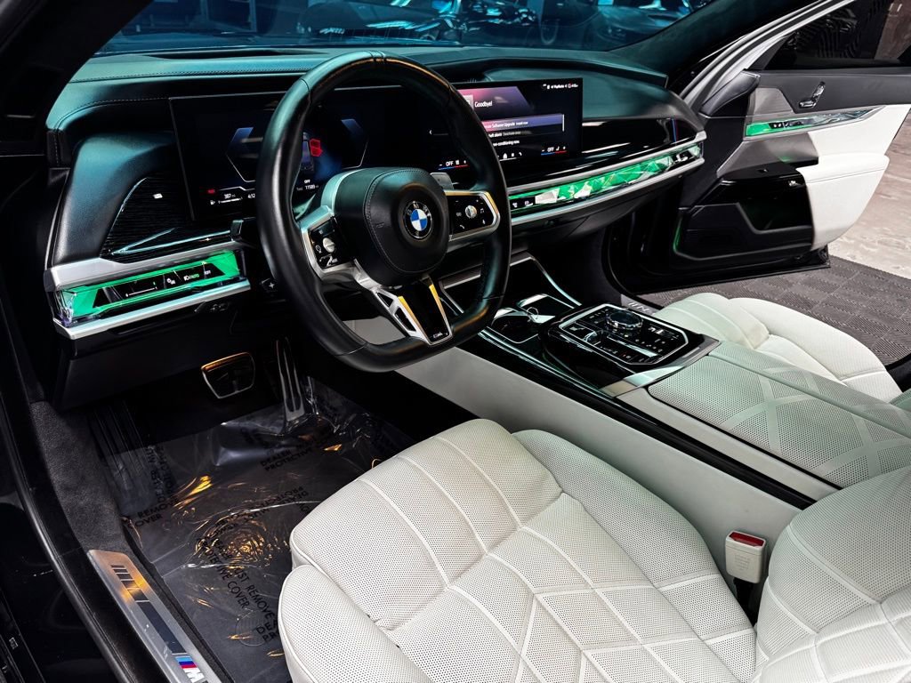 Used 2025 BMW 740i w/ Premium Package image 37