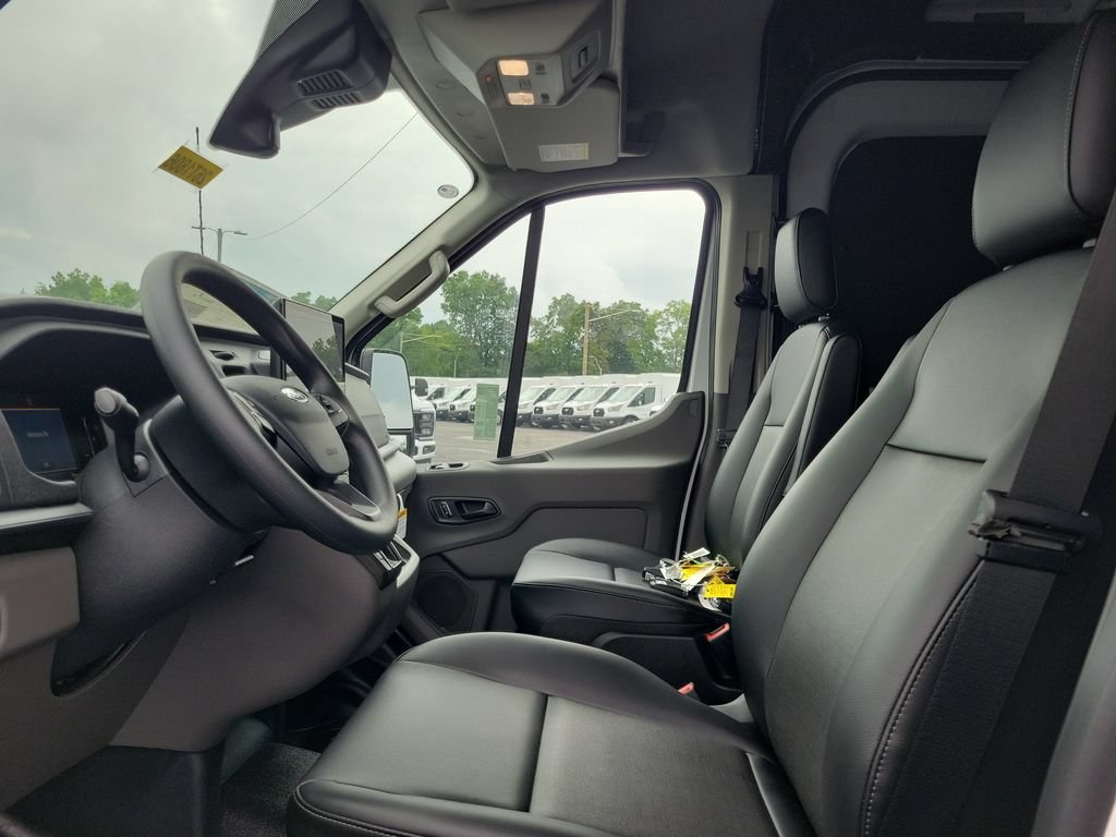 New 2026 Ford Transit 250 148 Medium Roof w/ Load Area Protection Package RWD image 23
