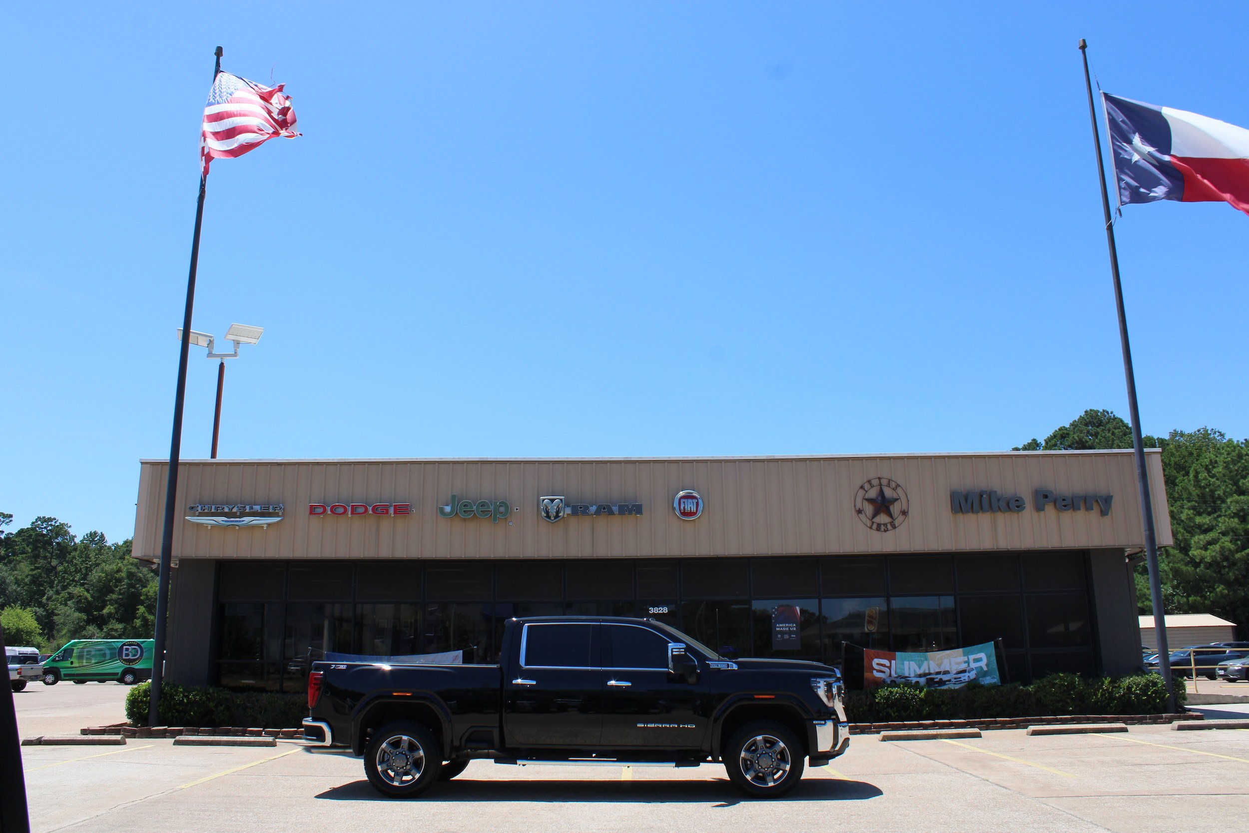 Used 2026 GMC Sierra 2500 SLT w/ SLT Premium Package AWD/4WD image 4