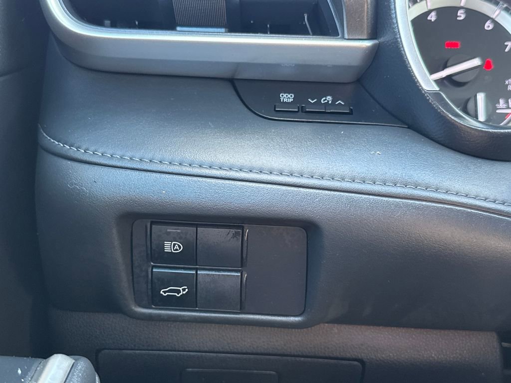 Used 2022 Toyota Highlander XLE image 36