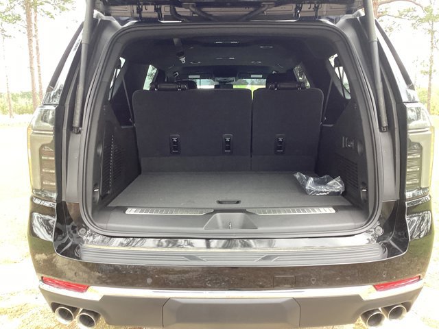 New 2025 Chevrolet Suburban Premier image 21