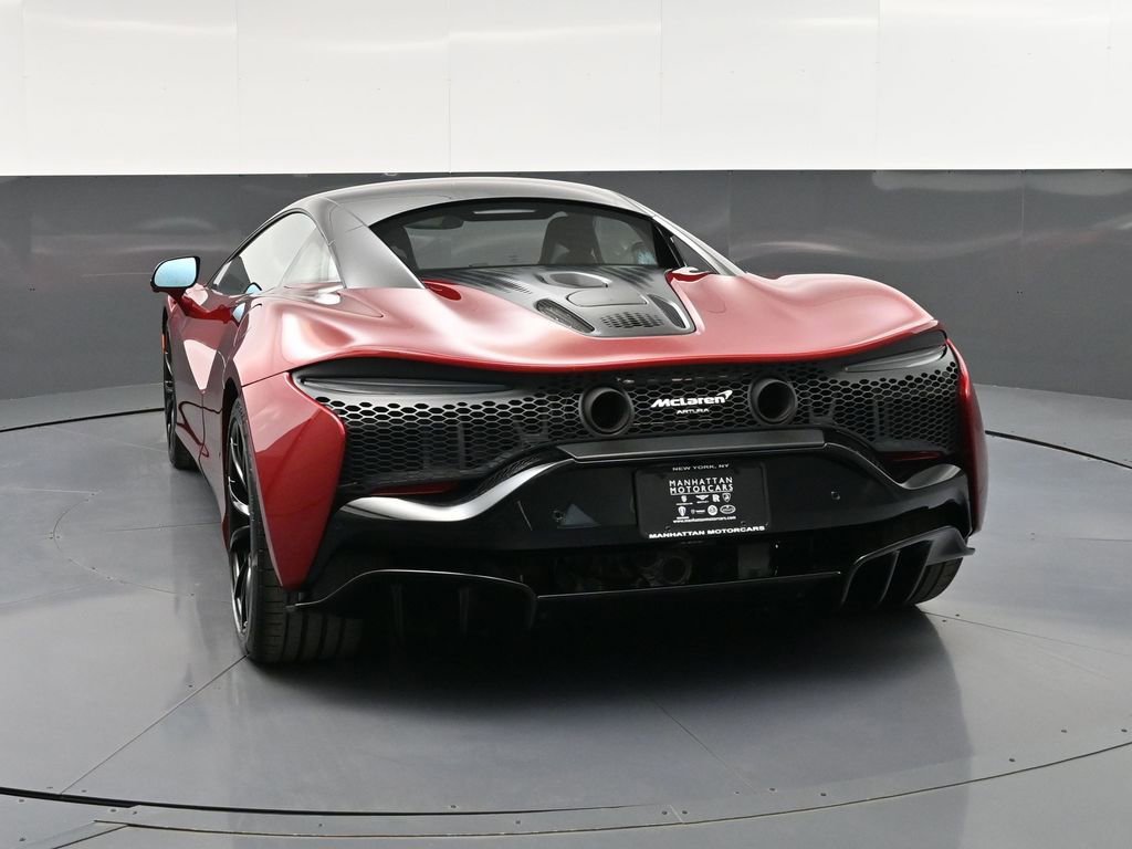 Used 2024 McLaren Artura RWD image 7