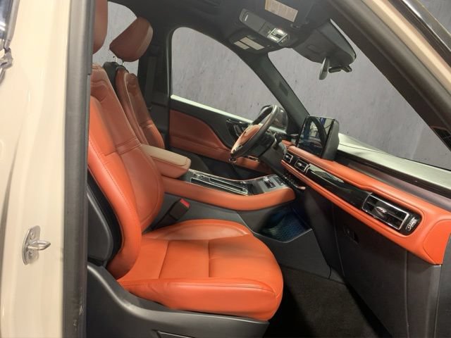 Used 2025 Lincoln Aviator Reserve w/ Illumination Package AWD/4WD image 19