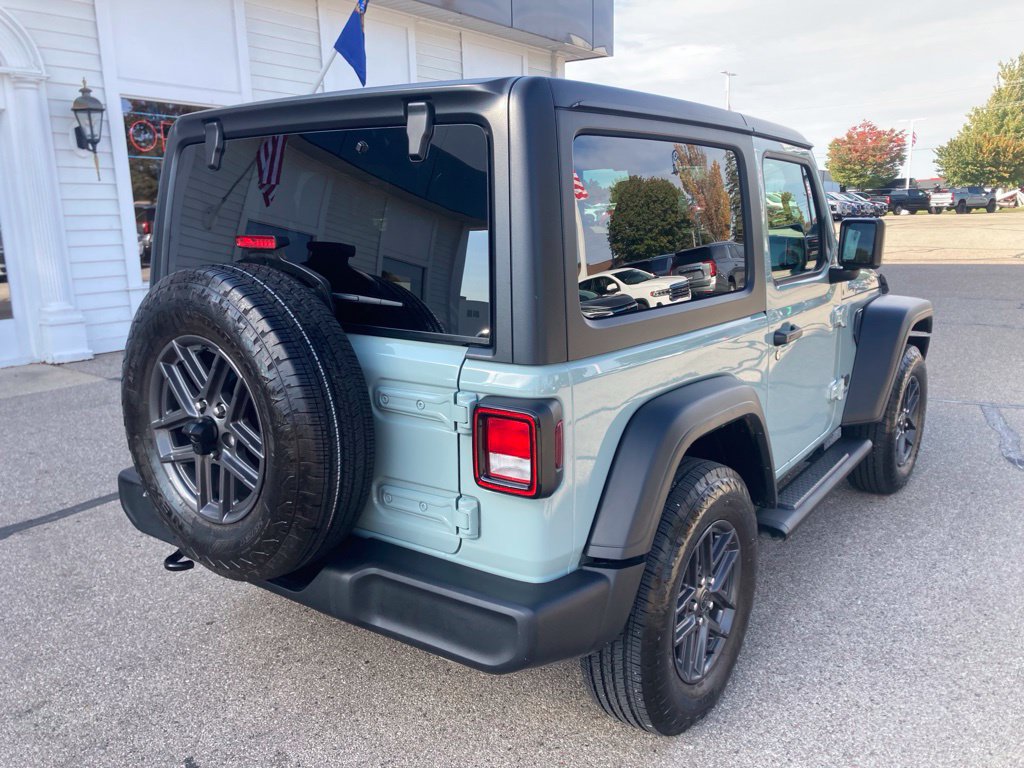Used 2024 Jeep Wrangler Sport AWD/4WD image 5
