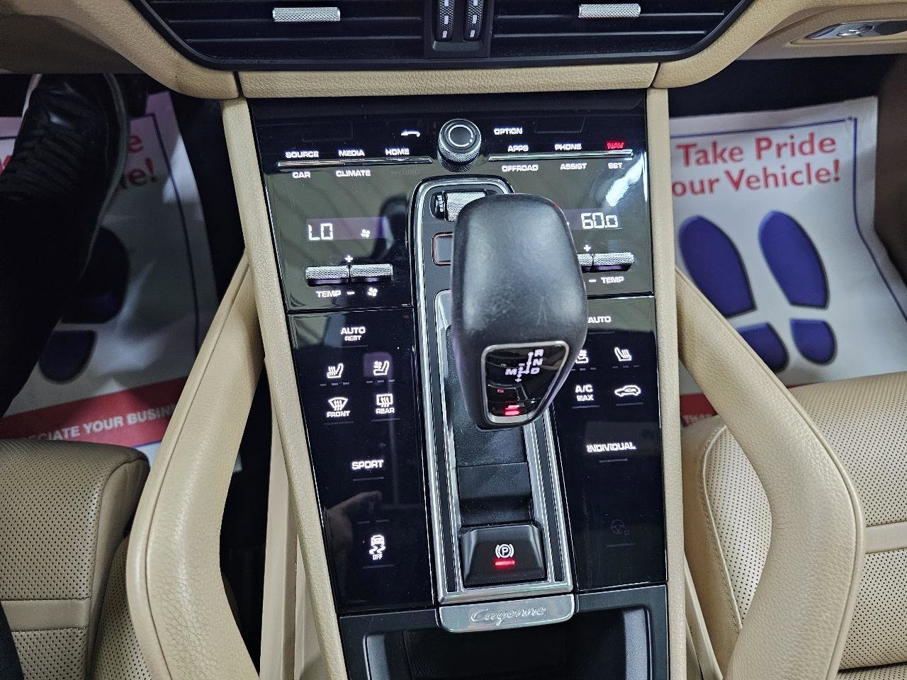 Used 2020 Porsche Cayenne AWD/4WD image 35