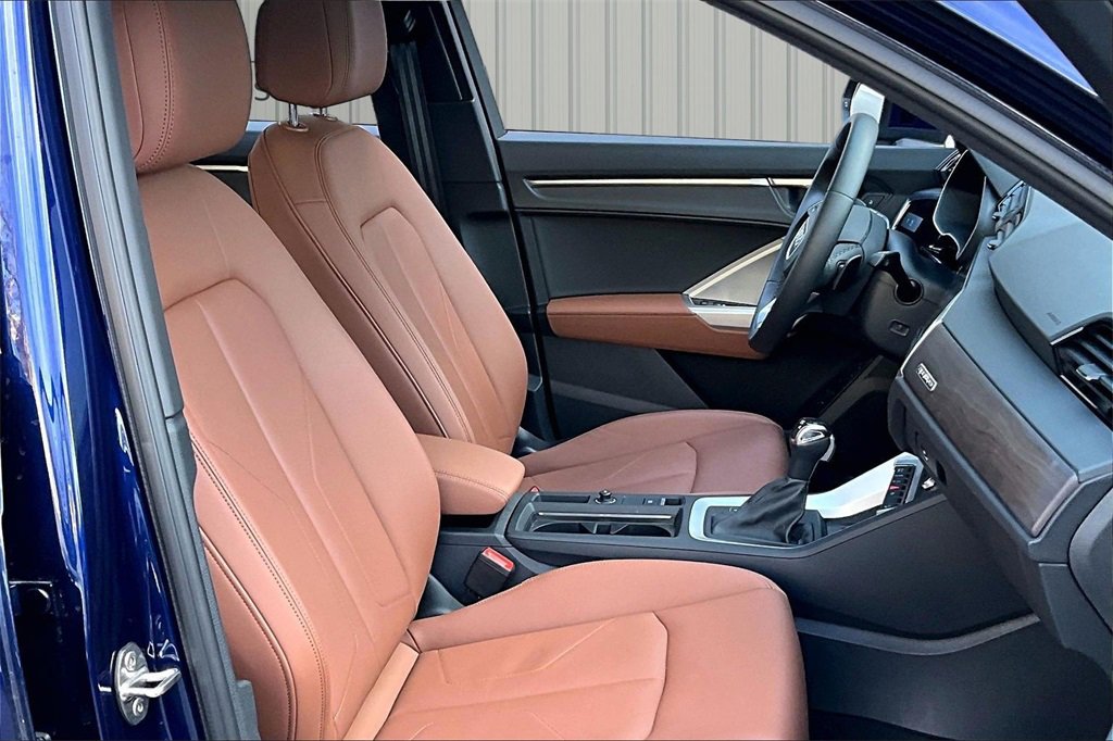 Used 2025 Audi Q3 2.0T Premium w/ Convenience Package image 29