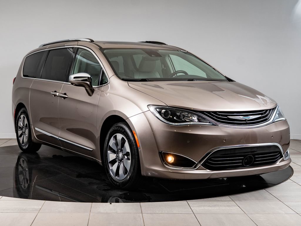 Used 2018 Chrysler Pacifica Limited w/ Advanced Safetytec Group FWD image 12