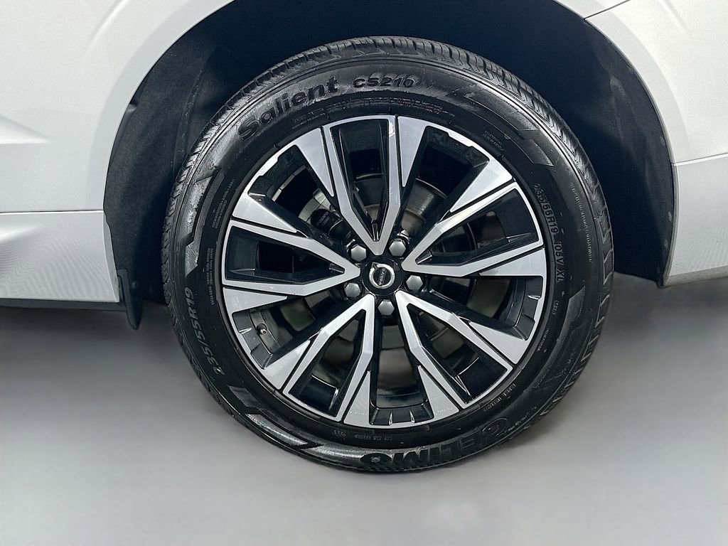 Used 2023 Volvo XC60 B5 Plus image 35