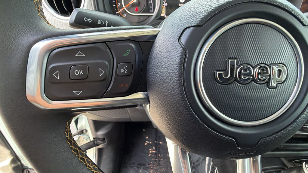Used 2024 Jeep Wrangler Unlimited Sahara AWD/4WD image 19