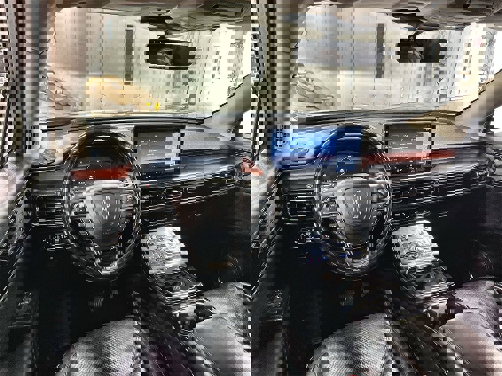 Used 2021 Lincoln Nautilus Reserve image 18