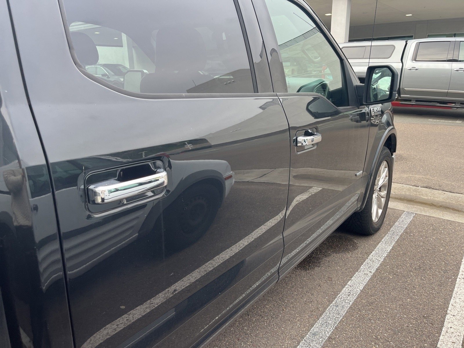 Used 2015 Ford F150 Lariat w/ Equipment Group 502A Luxury image 9