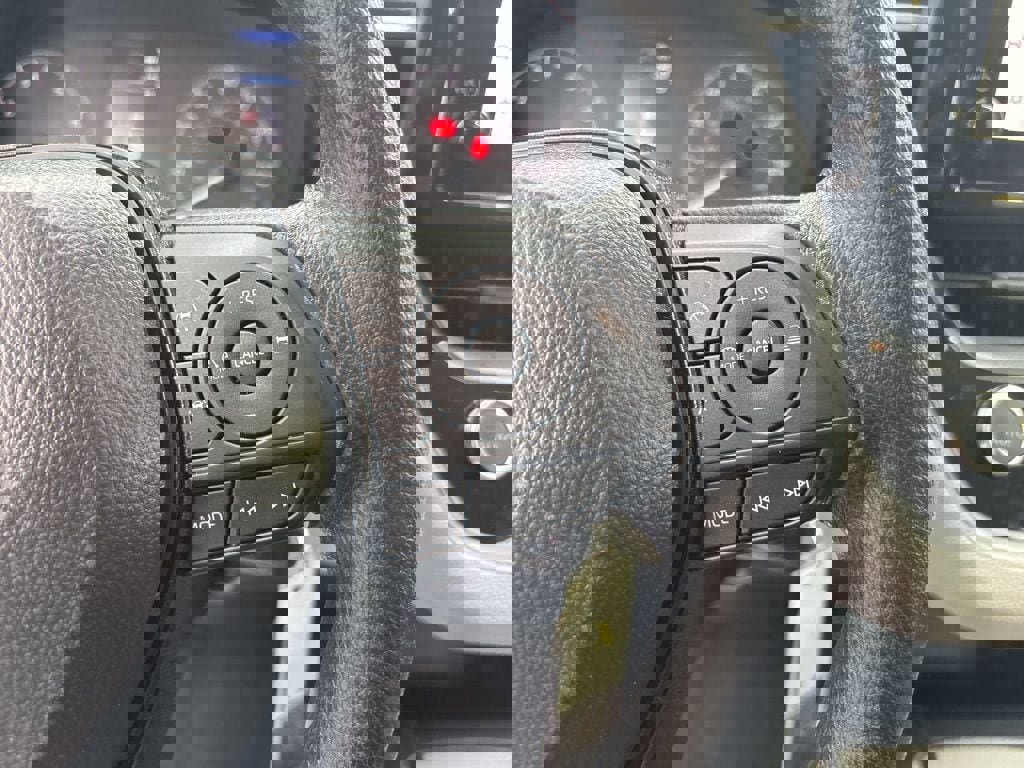 Used 2025 Toyota Corolla LE image 22