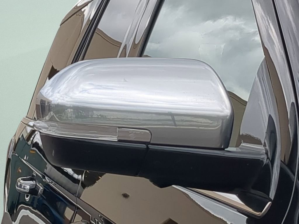 Used 2020 Ford Expedition Platinum image 4