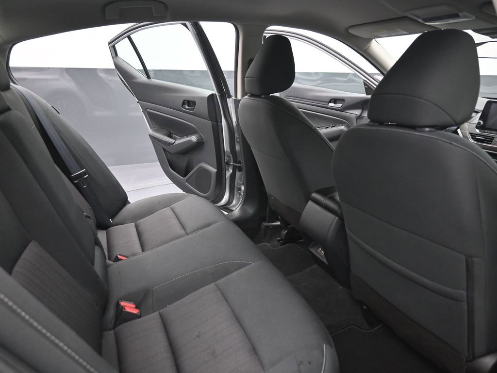 Used 2024 Nissan Altima 2.5 SV image 10