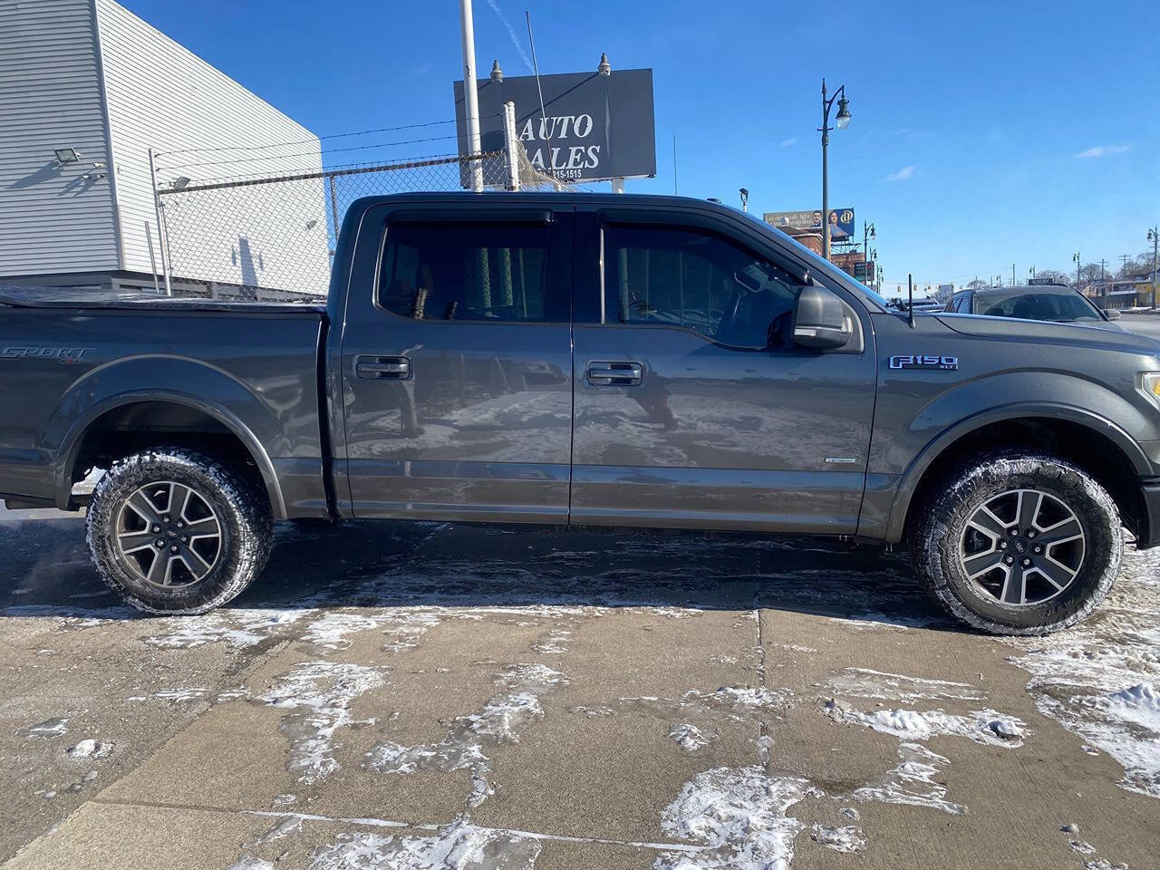 Used 2016 Ford F150 XLT w/ Equipment Group 302A Luxury image 9