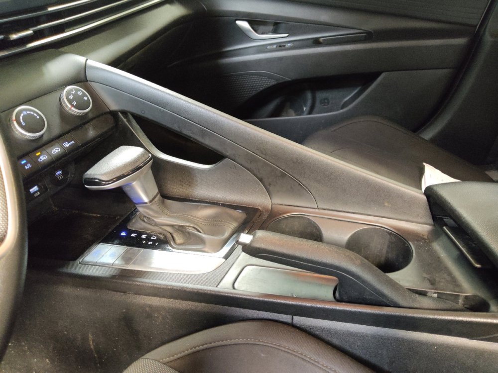 Used 2025 Hyundai Elantra SE image 26