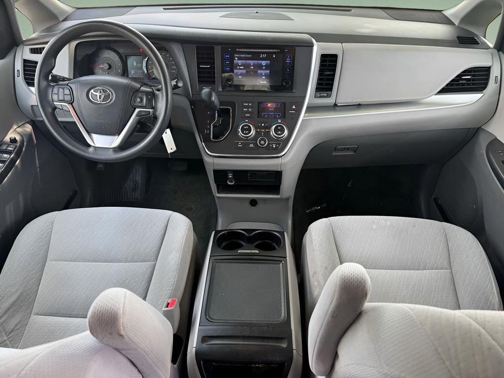 Used 2016 Toyota Sienna LE FWD image 19
