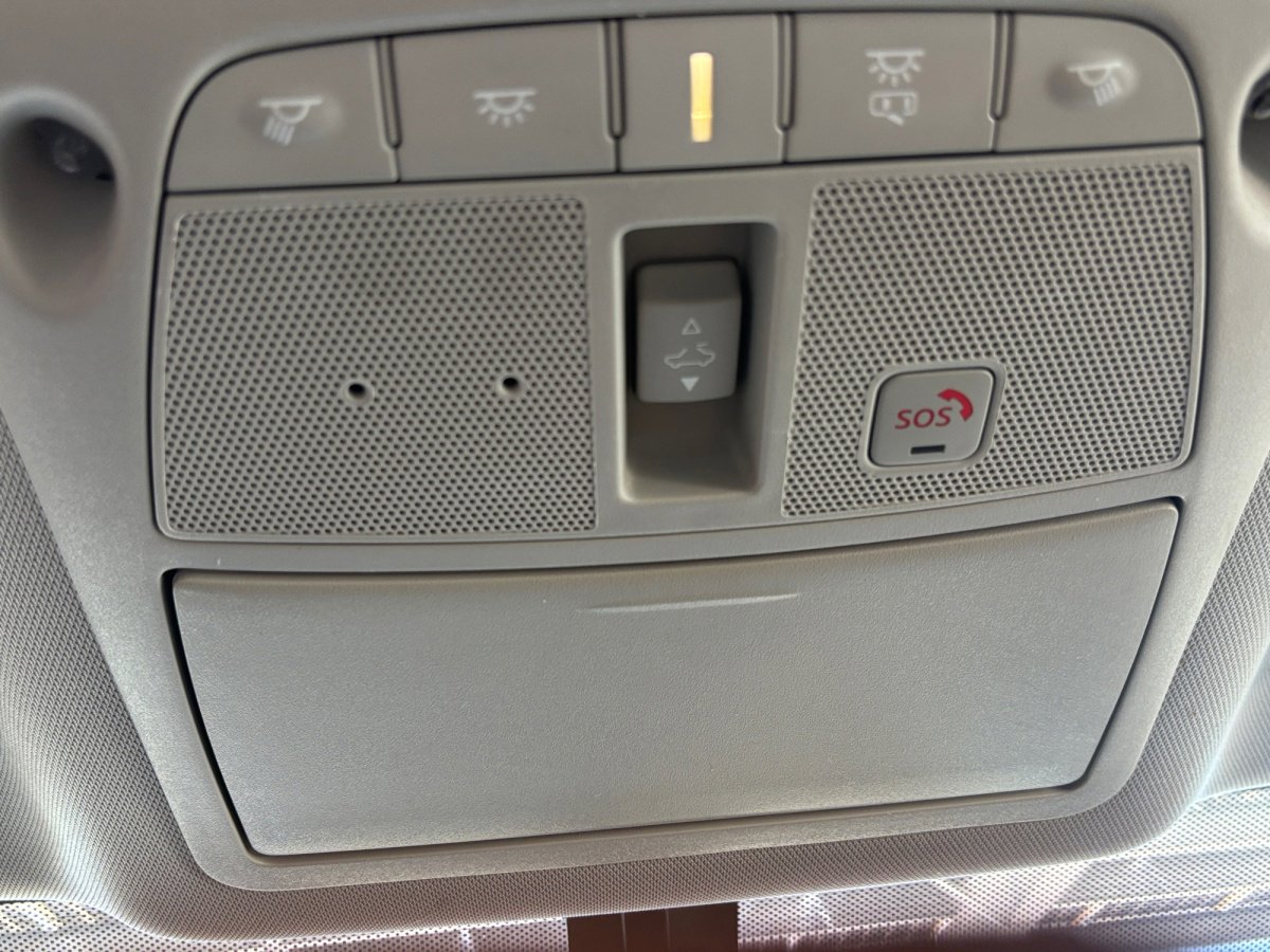 Used 2019 Nissan Pathfinder Platinum image 34