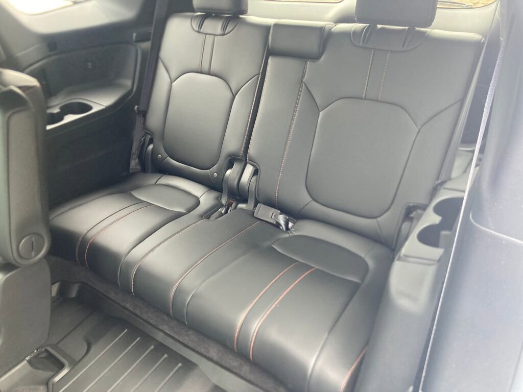 Used 2025 Honda Pilot TrailSport image 17