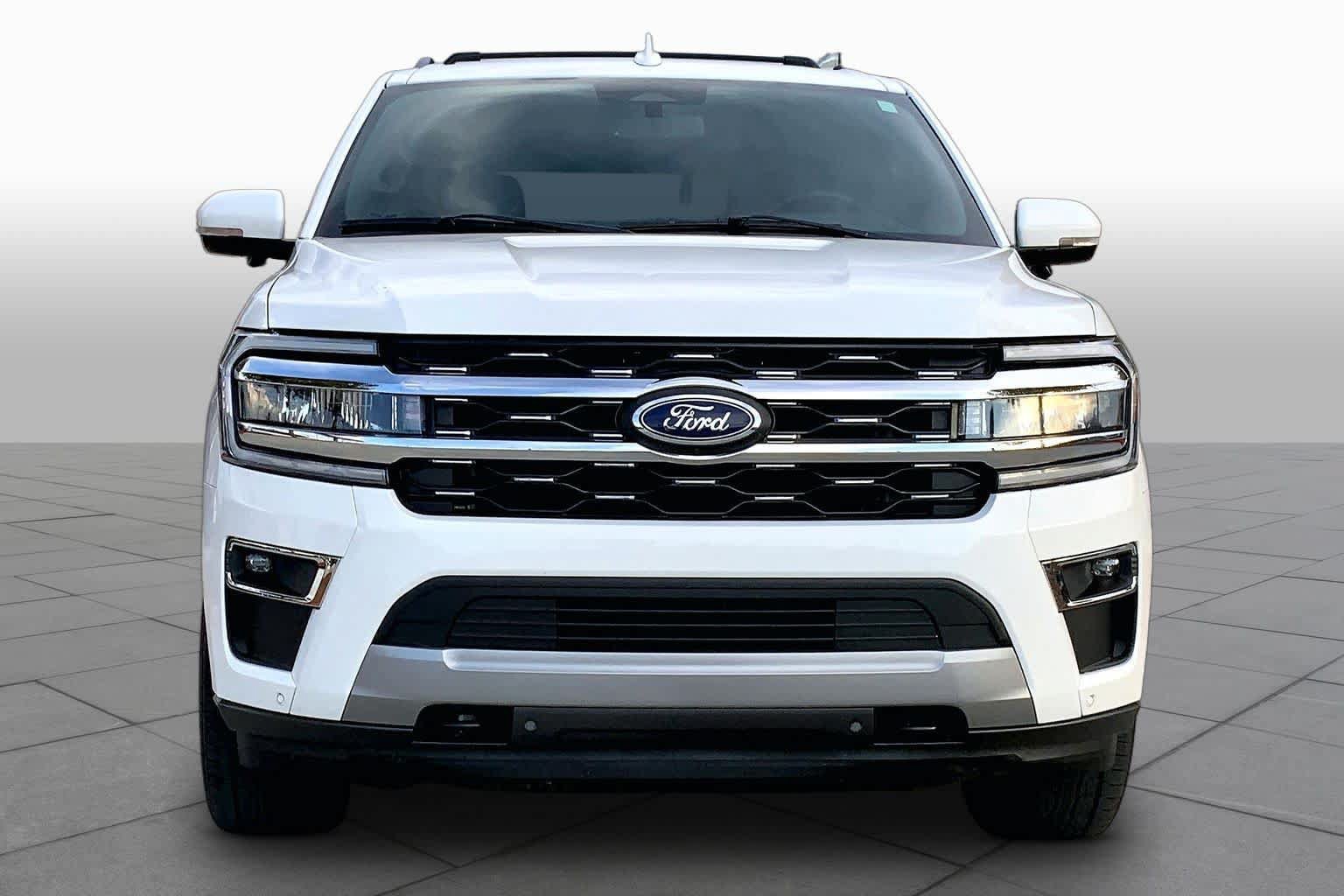 Used 2022 Ford Expedition Limited AWD/4WD image 4