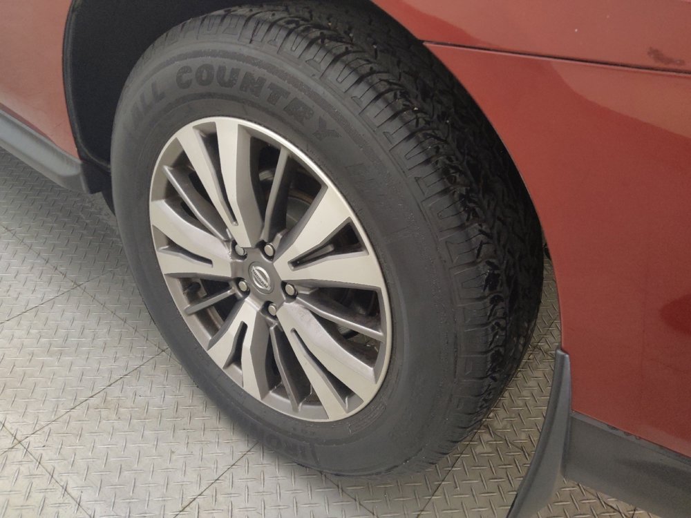 Used 2020 Nissan Pathfinder SV image 31