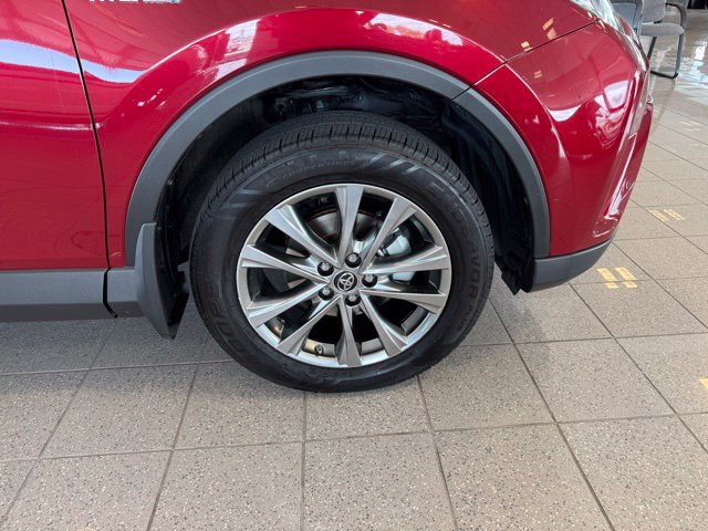 Used 2018 Toyota RAV4 Limited w/ Advanced Technology Package AWD/4WD image 10