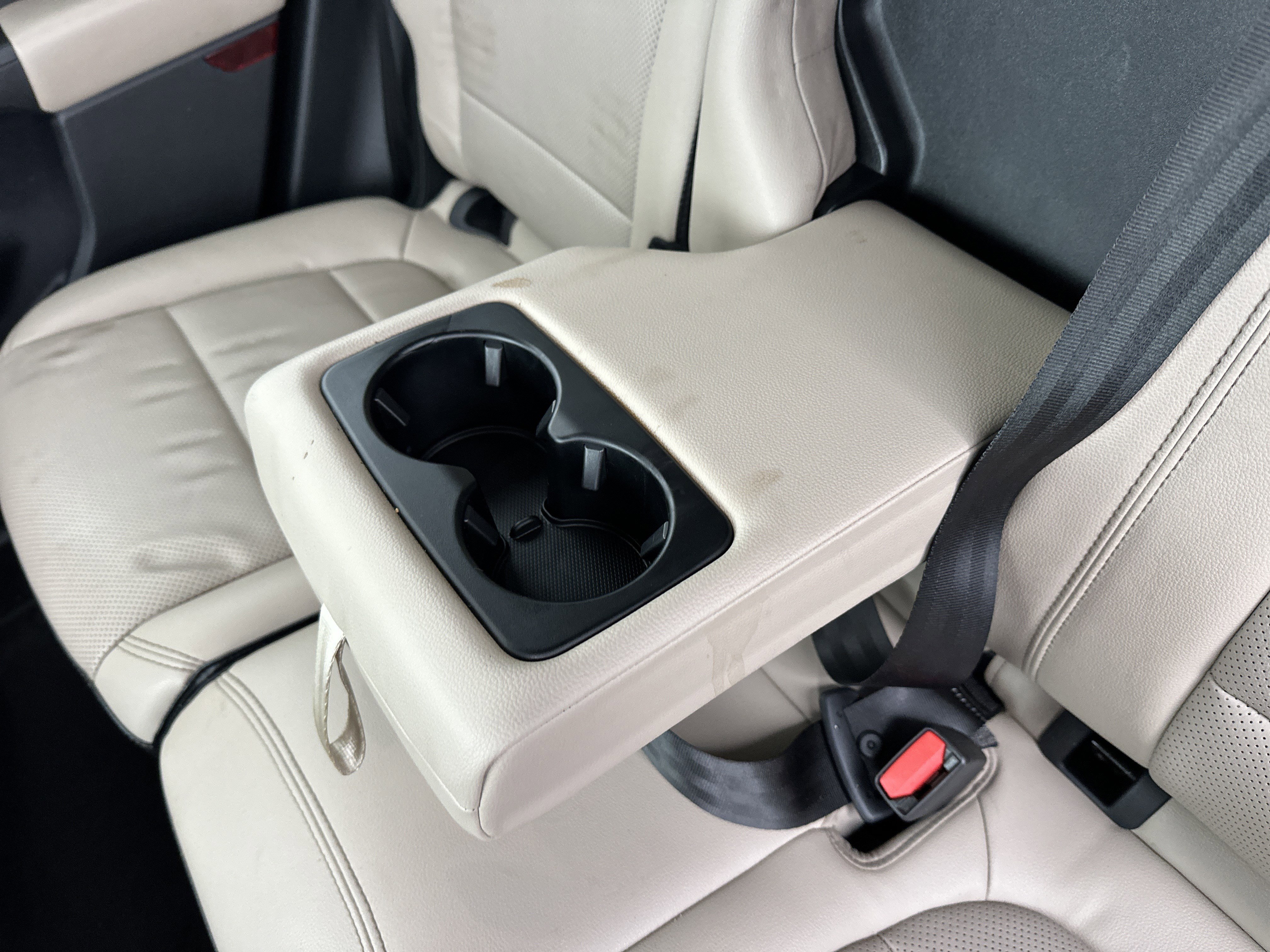 Used 2020 Ford Escape Titanium image 14