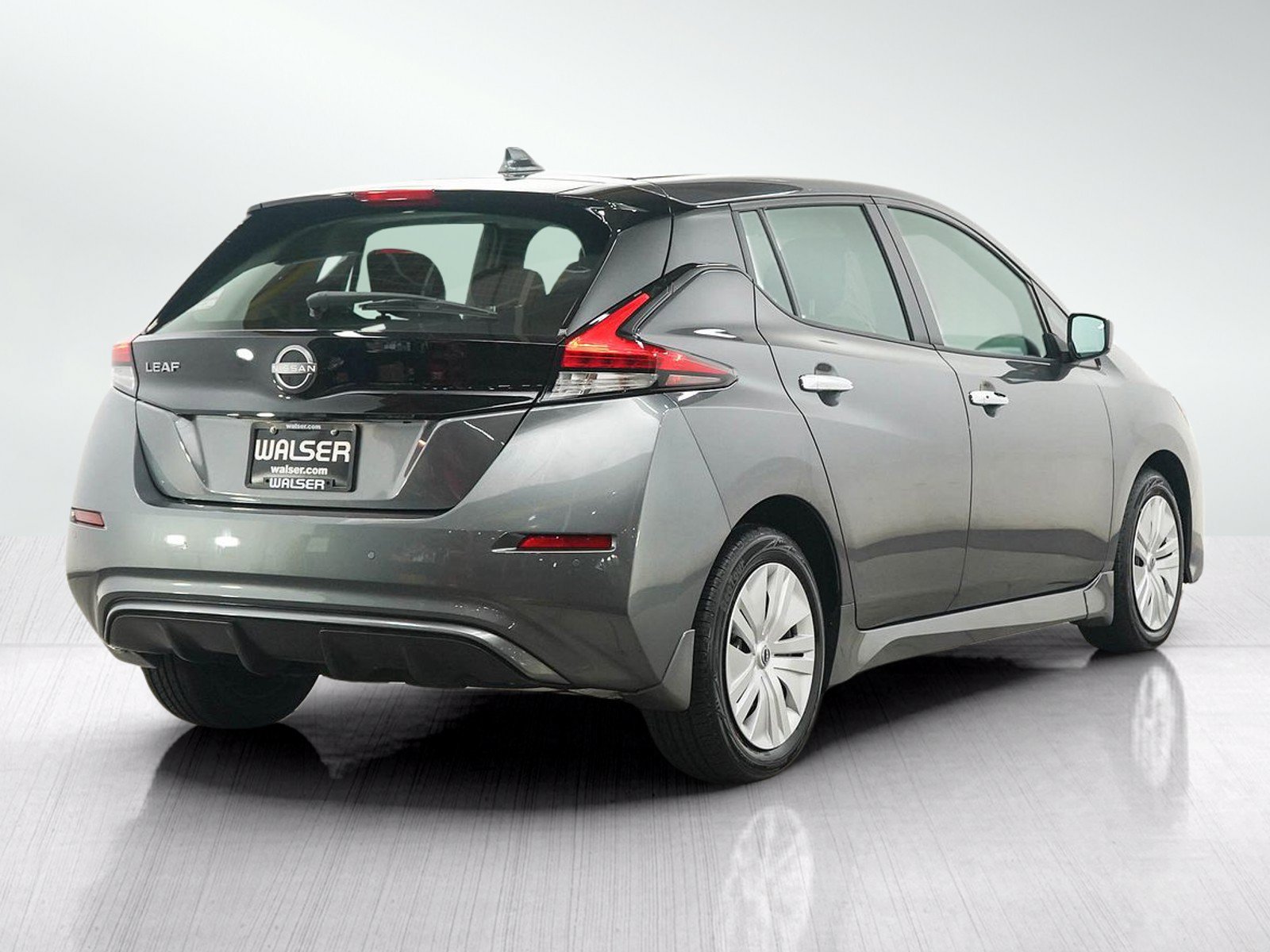 Used 2025 Nissan Leaf S FWD image 5