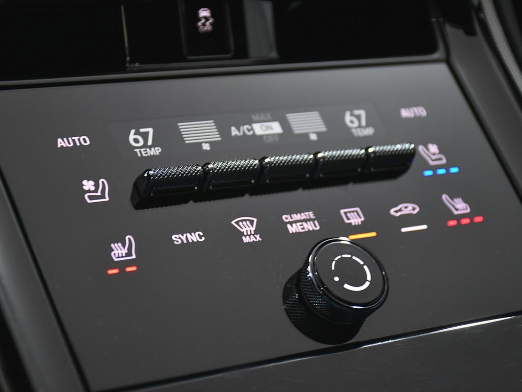 Used 2025 Porsche Panamera 4 image 33