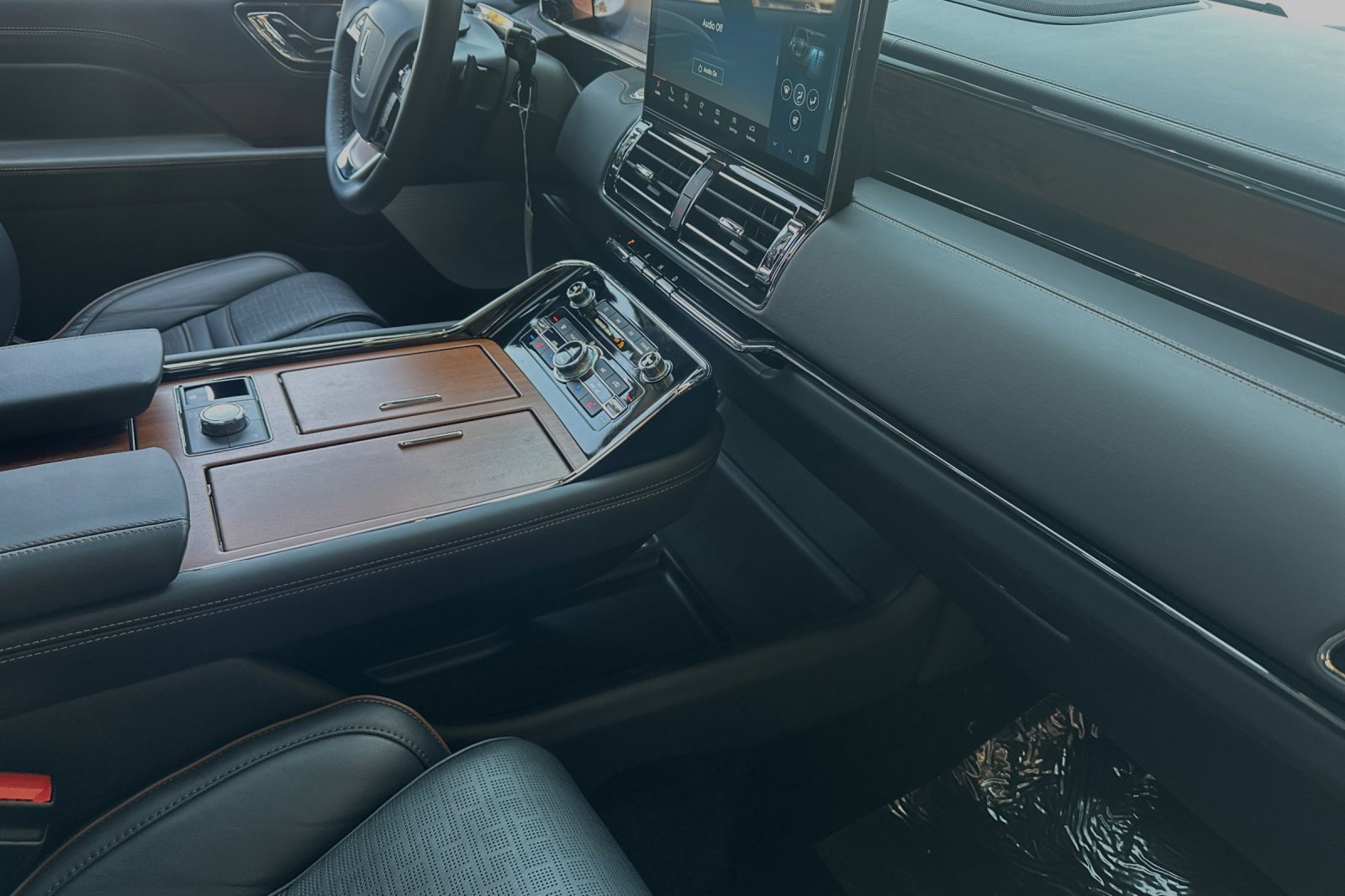 New 2024 Lincoln Navigator Black Label image 11