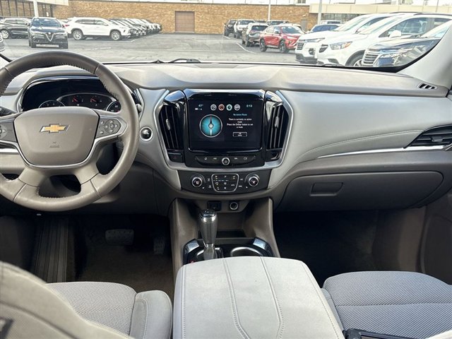 Used 2018 Chevrolet Traverse LT image 19