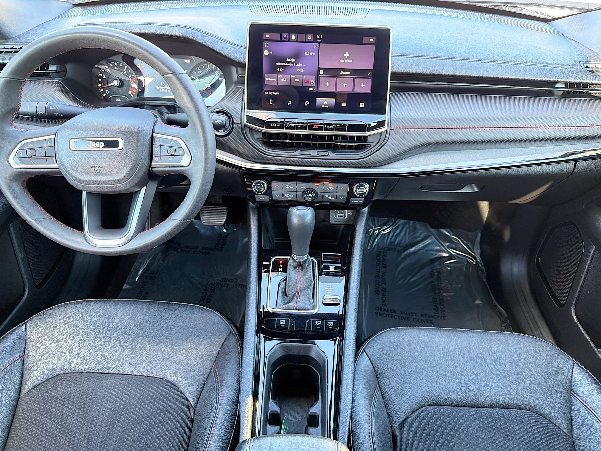 Used 2023 Jeep Compass Trailhawk image 18