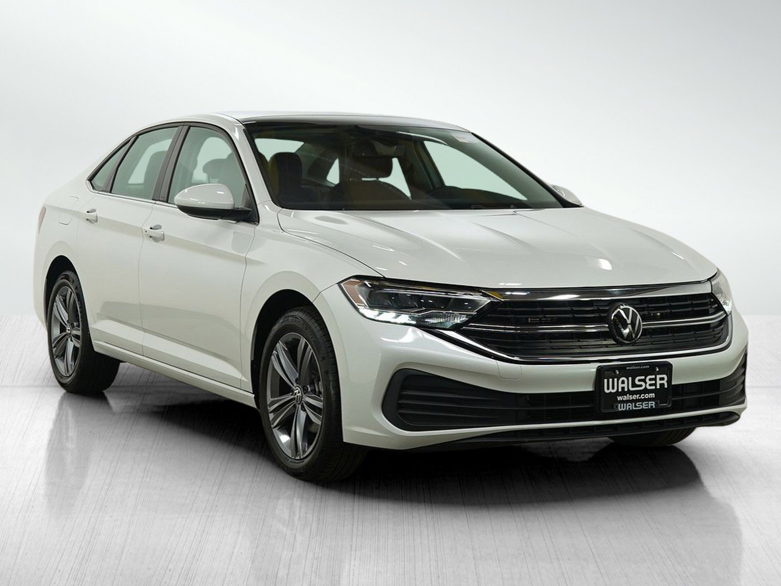 Used 2023 Volkswagen Jetta SE w/ Panoramic Sunroof Package image 7