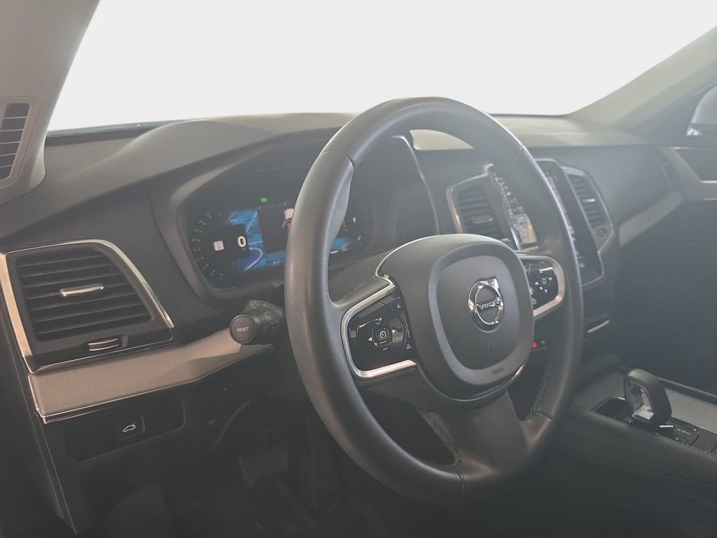 Used 2023 Volvo XC90 B5 Core AWD/4WD image 18