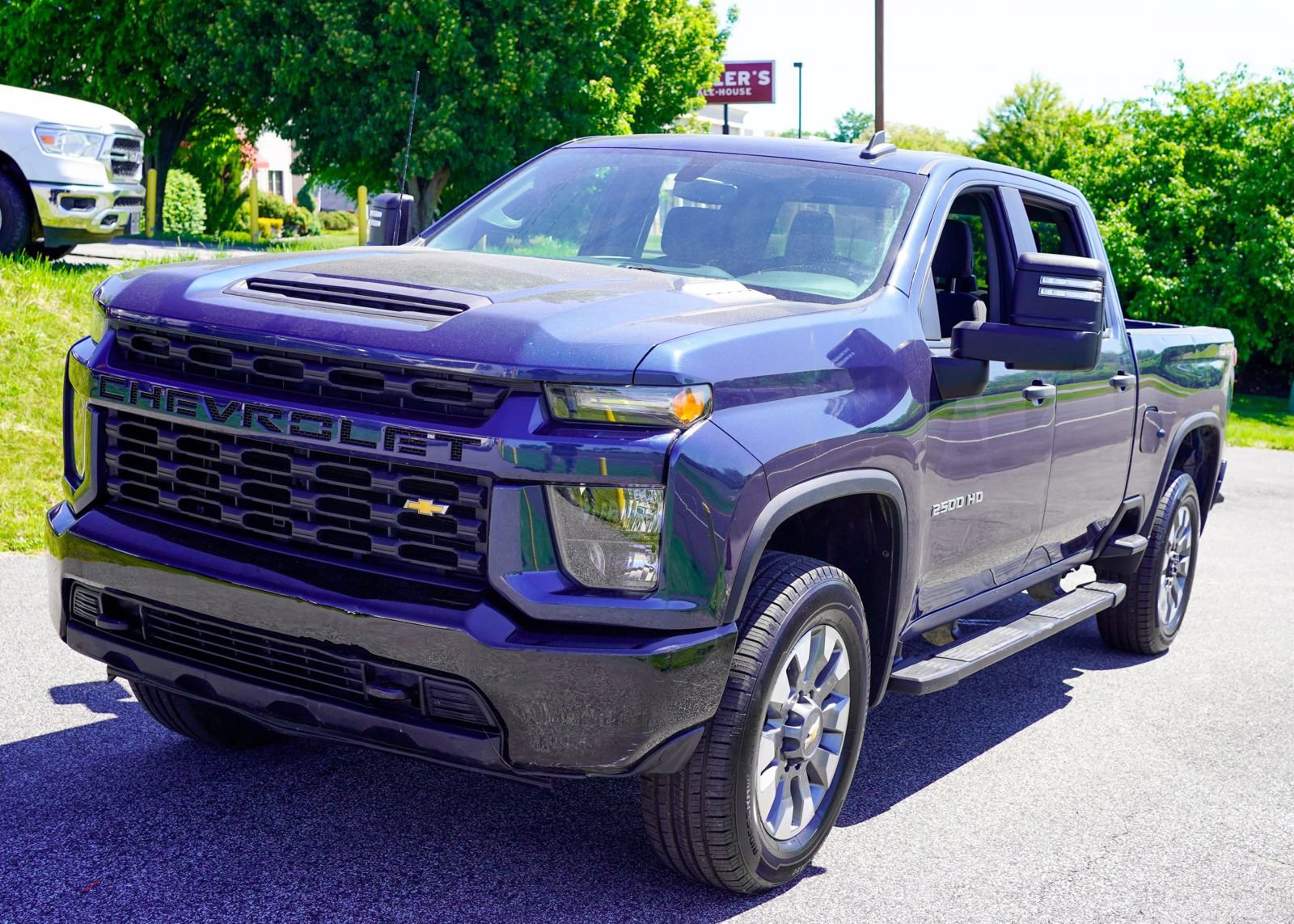 Used 2020 Chevrolet Silverado 2500 Custom w/ Custom Value Package AWD/4WD image 1