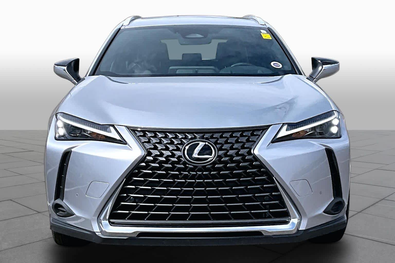 Used 2025 Lexus UX 300h AWD w/ Cold Area Package image 4