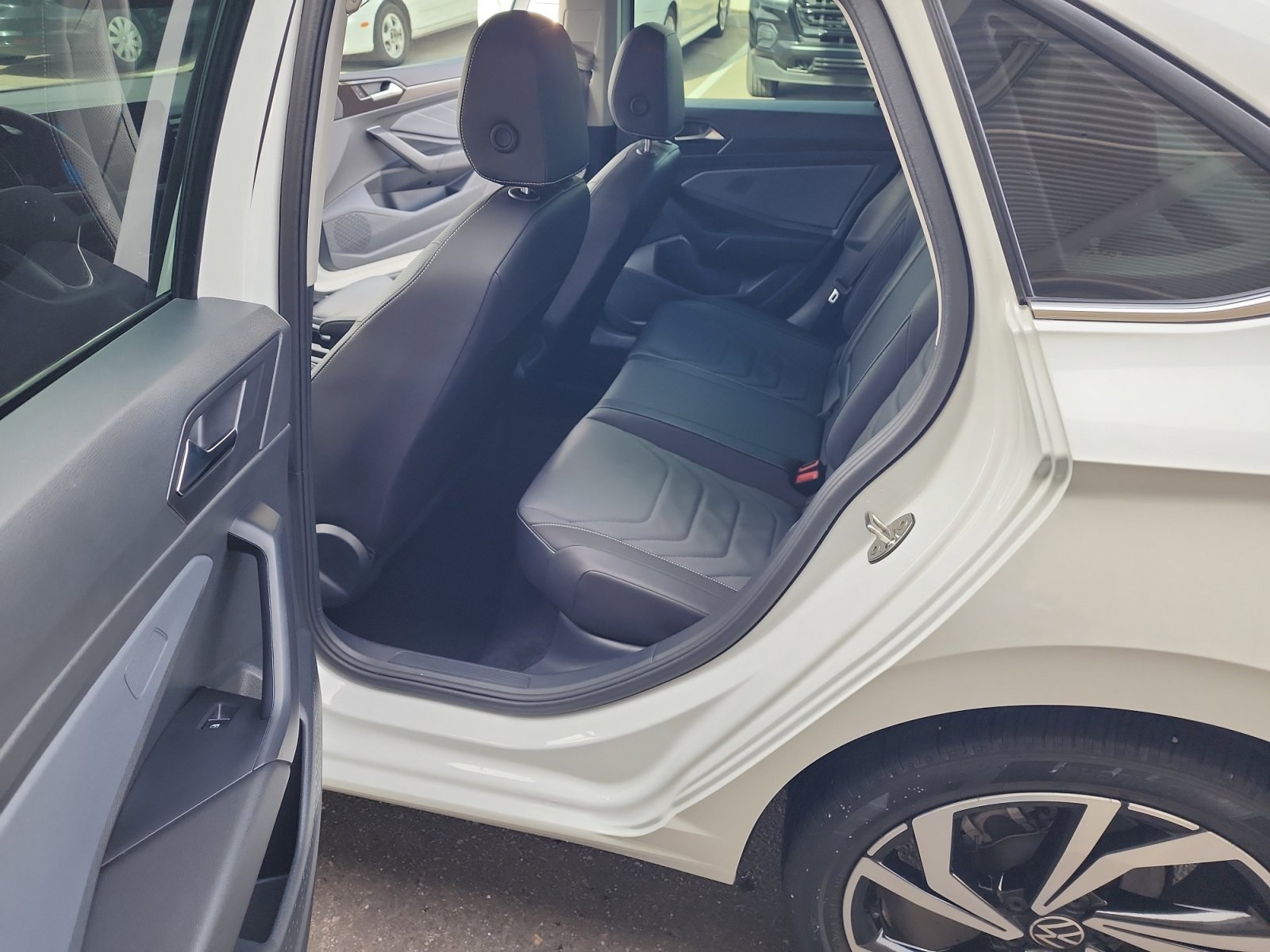 Certified 2025 Volkswagen Jetta SEL image 17