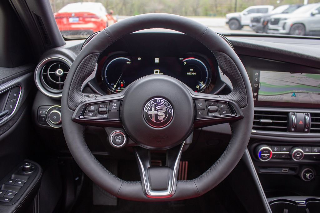 New 2025 Alfa Romeo Giulia AWD w/ Veloce Package AWD image 14