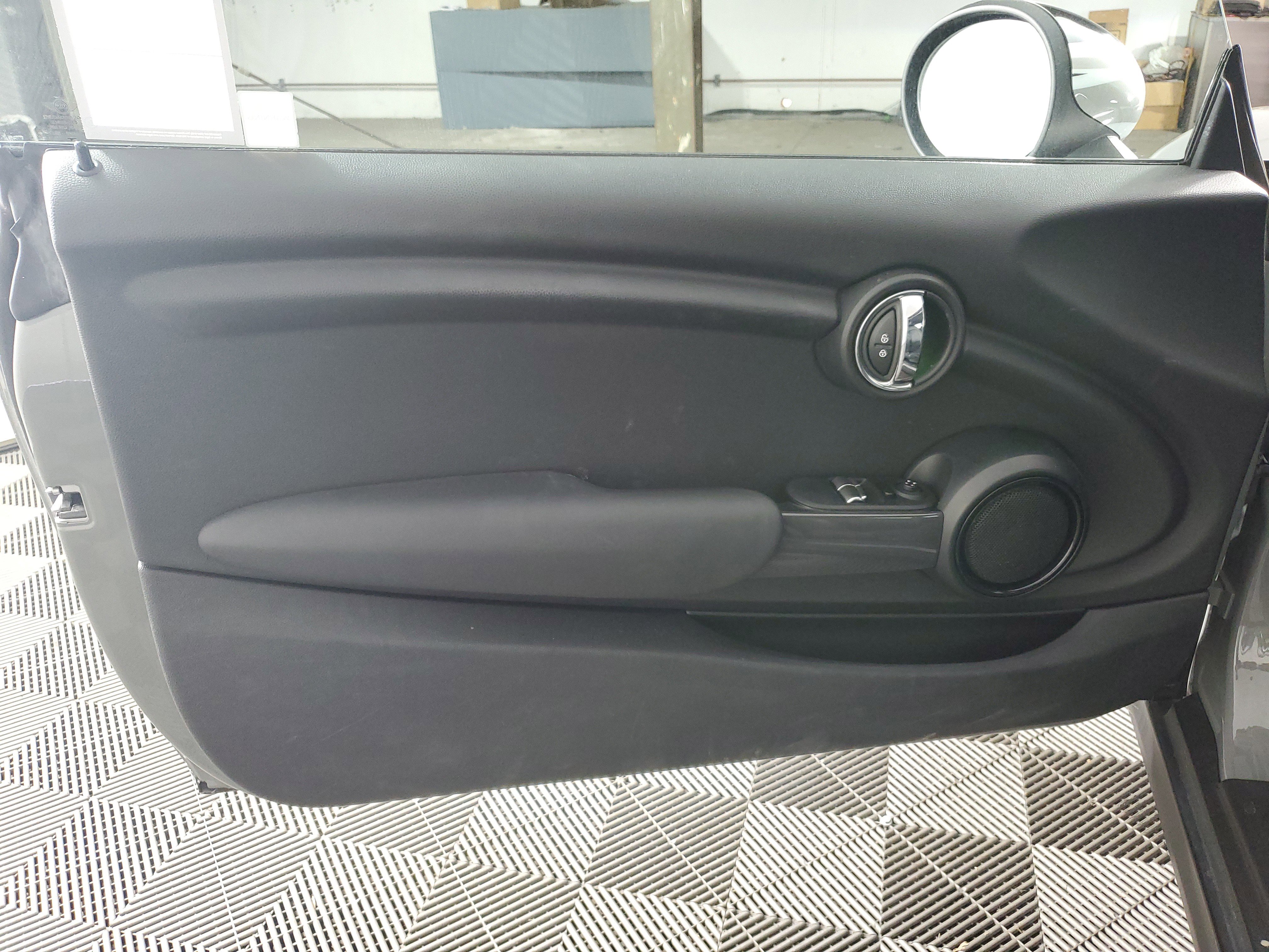 Used 2015 MINI Cooper 2-Door Hardtop image 27