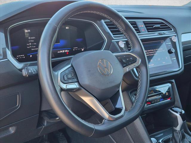 Used 2024 Volkswagen Tiguan SE FWD image 3