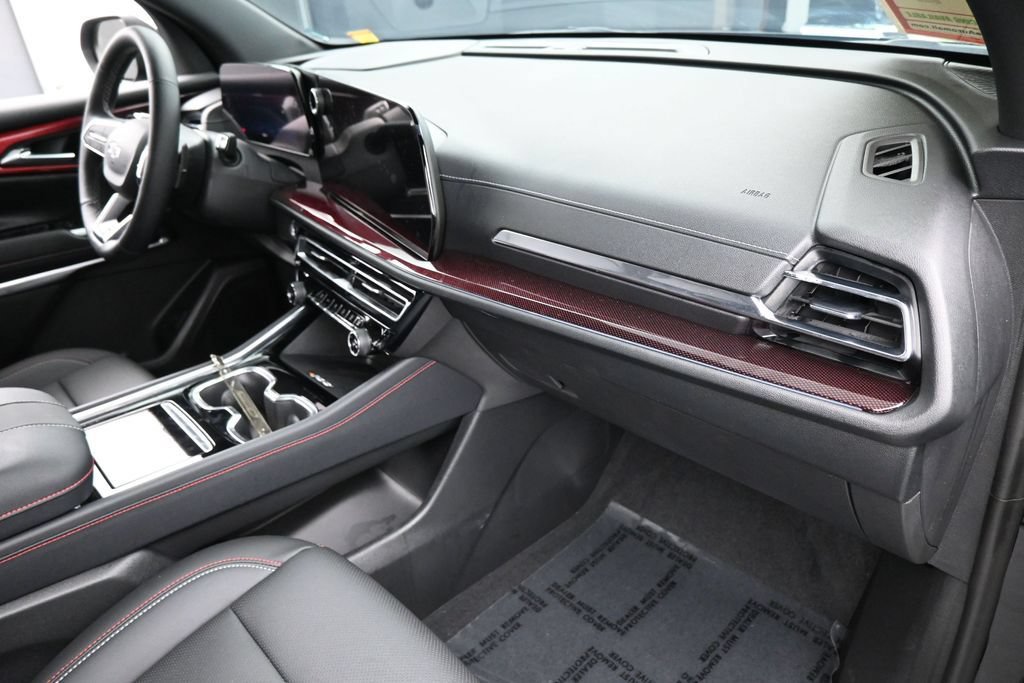 Used 2026 Chevrolet Traverse Z71 AWD/4WD image 46