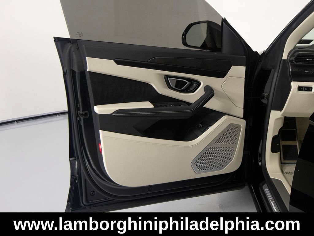 Used 2023 Lamborghini Urus S AWD/4WD image 12