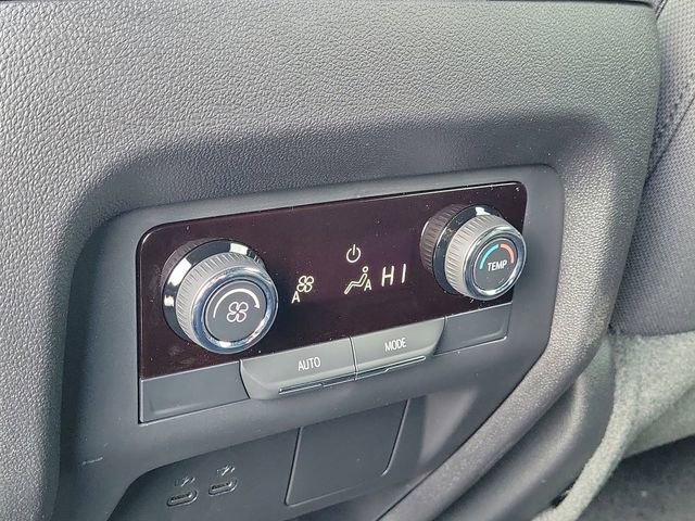 New 2026 Chevrolet Traverse LT image 12