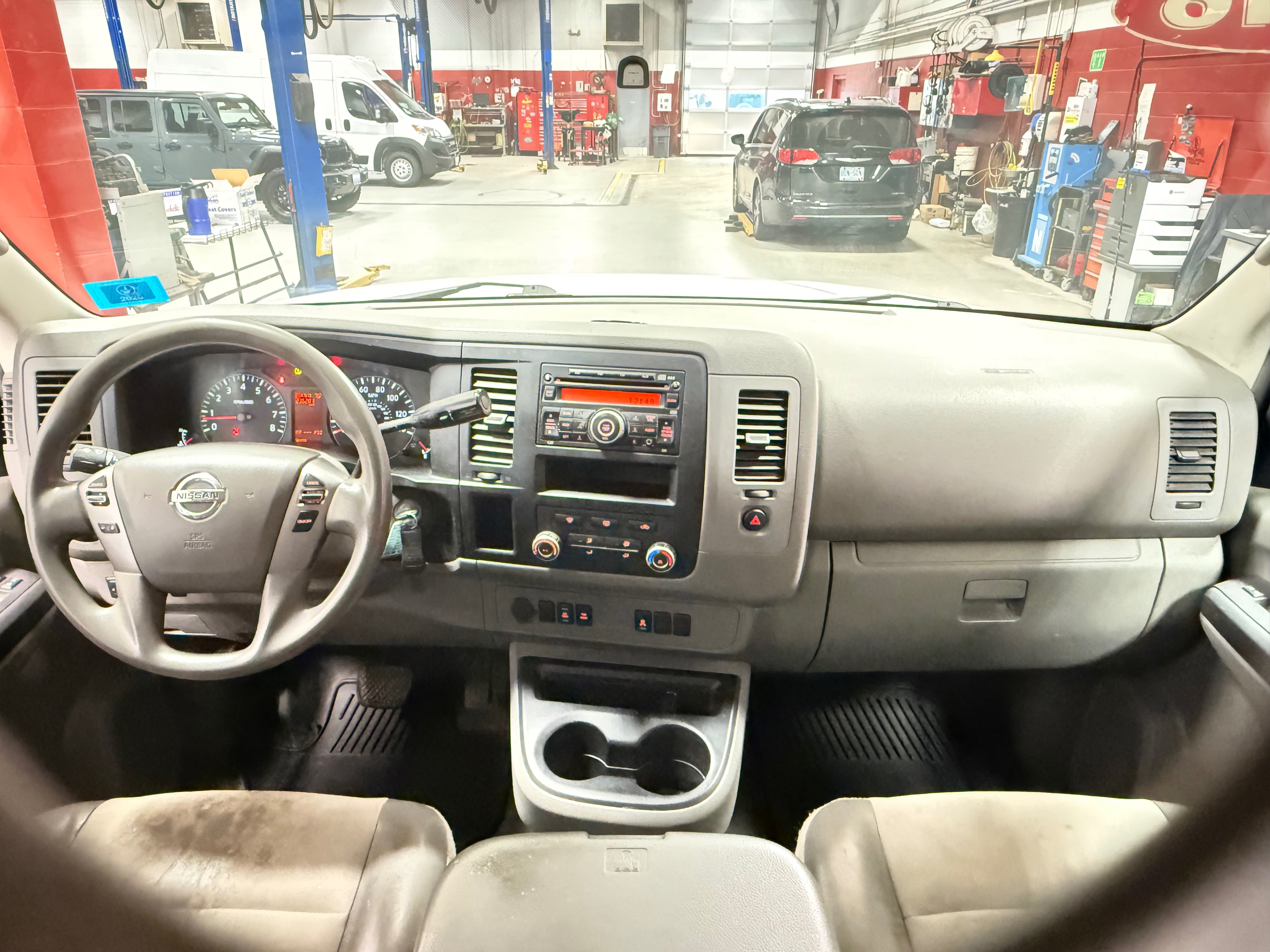 Used 2016 Nissan NV 2500 SV RWD image 21